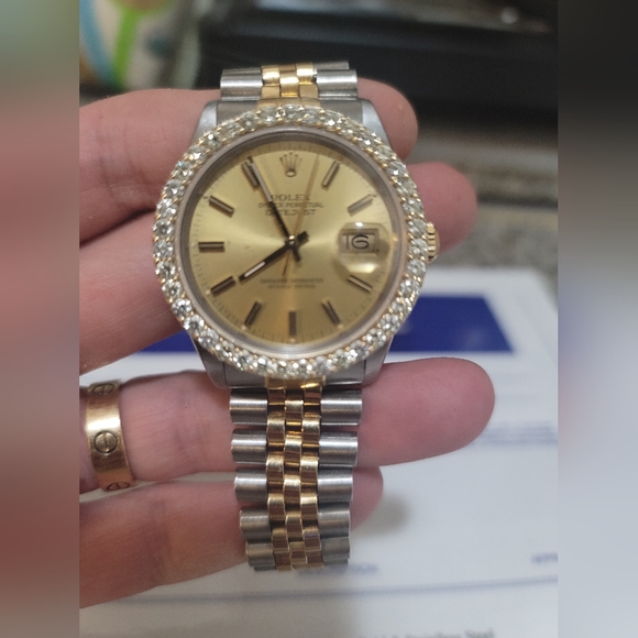 Rolex 36mm with diamond bazel - Picture 9 of 17